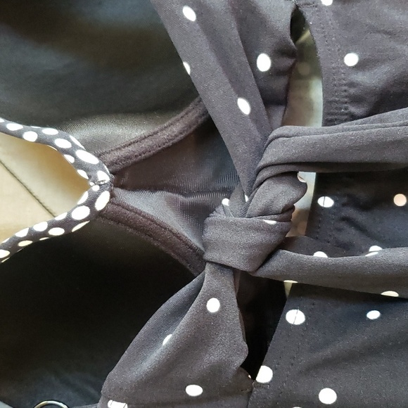 EUC- Coco Reef ‘Divine Power’ Underwire Polka Dot Tankini Top - Picture 8 of 8